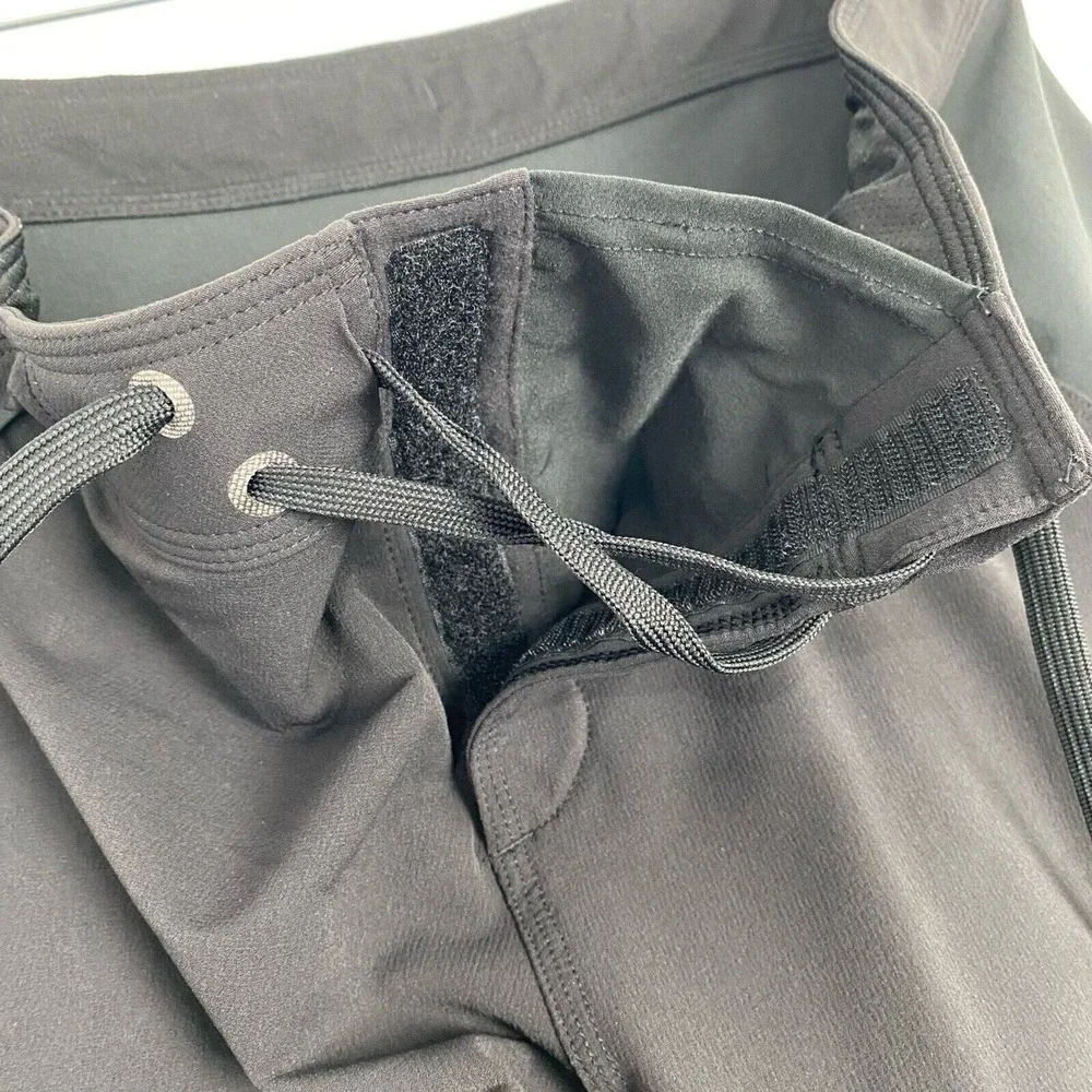 The North Face Mens Size 32 Shorts Black Pockets Adjustable‎ Waist Low Rise
